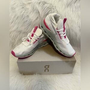 ON CLOUDNOVA RUNNING SHOES 
Ivory/Grenadine
size 7
New